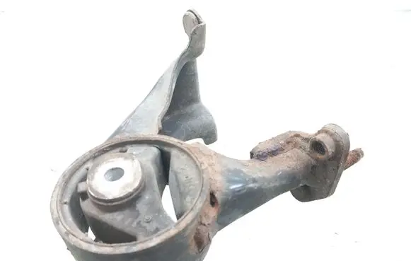 Toyota Avensis T250 Engine mount bracket 123710R010