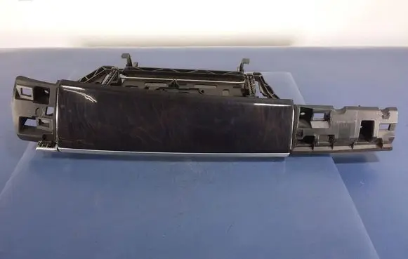 Glove box