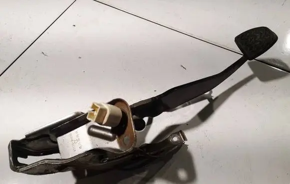 Toyota Aygo AB10 Brake pedal 471100H030