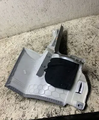 Audi A4 S4 B9 (D)pillar trim (top) 