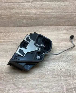 BMW X5 E70 Front door lock 7167073