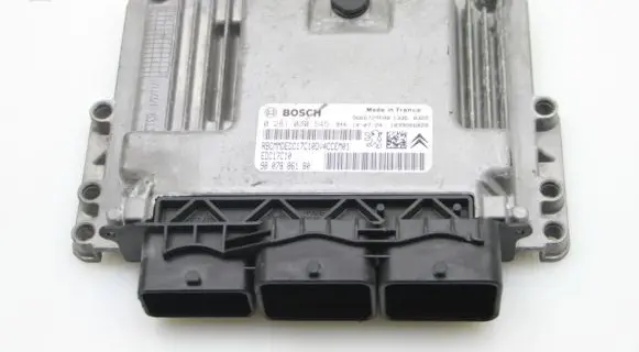 Peugeot 208 Engine control unit/module 9807886180
