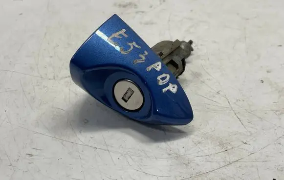 BMW X5 E53 Front door lock (next to the handle) 7035422 51217035422