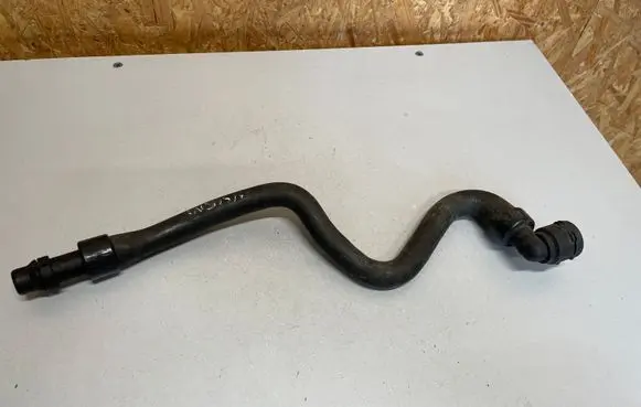 Opel Insignia A Engine coolant pipe/hose 13220138