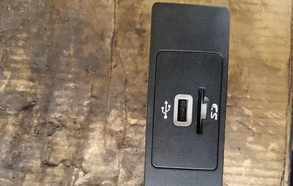 USB socket connector