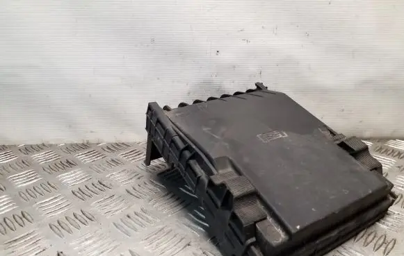 Skoda Octavia Mk2 (1Z) Fuse box cover 1K0937132F 1K0937132G