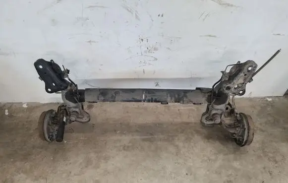 Peugeot 208 I Rear beam 