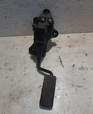 KIA Ceed Accelerator throttle pedal 327002R930