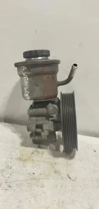Toyota Avensis T220 Power steering pump