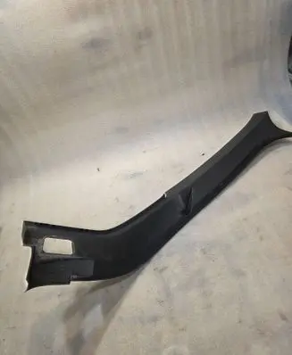 BMW 5 E34 (D)pillar trim (top) 