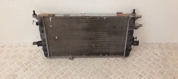 Opel Zafira B Coolant radiator
