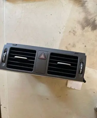 Mercedes-Benz C W204 Dash center air vent grill A2048307254 8162701