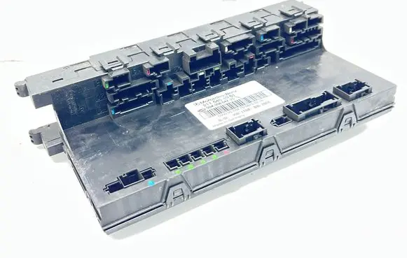 Mercedes-Benz E W211 Fuse module 2115454901 5DK00804725
