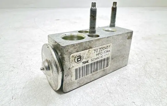 Citroen C3 Air flap motor/actuator 70220451 HFC134A 523480901