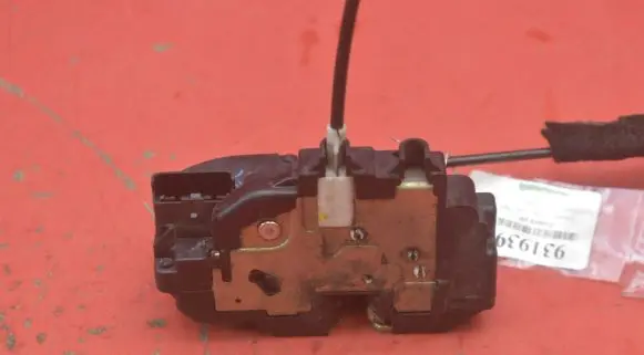 Nissan Micra Front door lock