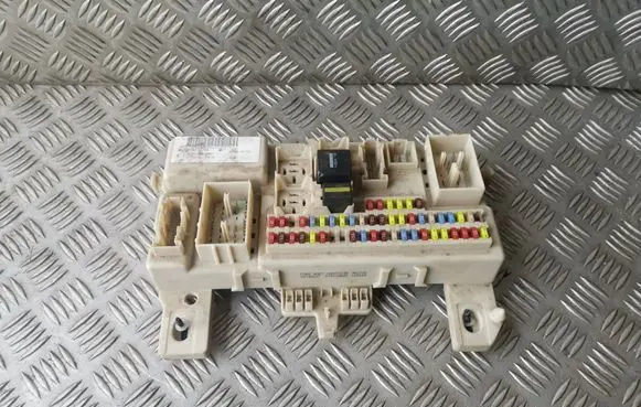 Ford Focus C-MAX Fuse module 4M5T14A073DF 3M5T14014CMF
