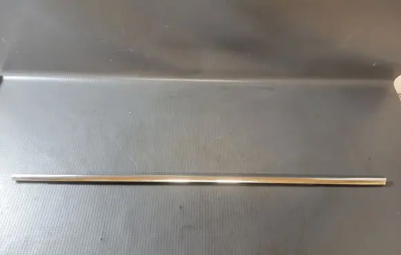 Skoda Octavia Mk3 (5E) Front door glass trim molding 5E9837475