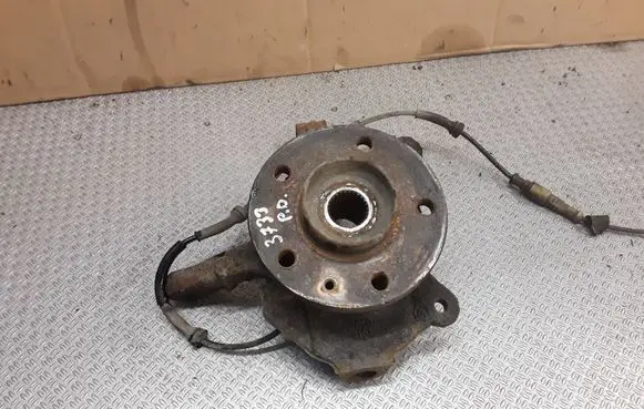 Renault Trafic II (X83) Front wheel hub spindle knuckle