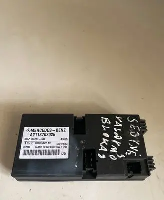 Mercedes-Benz R W251 Seat control module A2118702026 207680 00005822A9