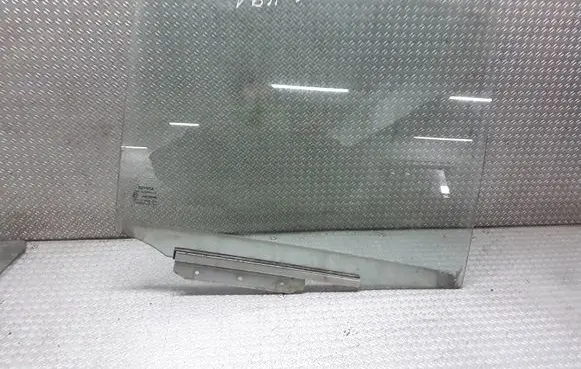 Toyota Yaris Rear door window glass