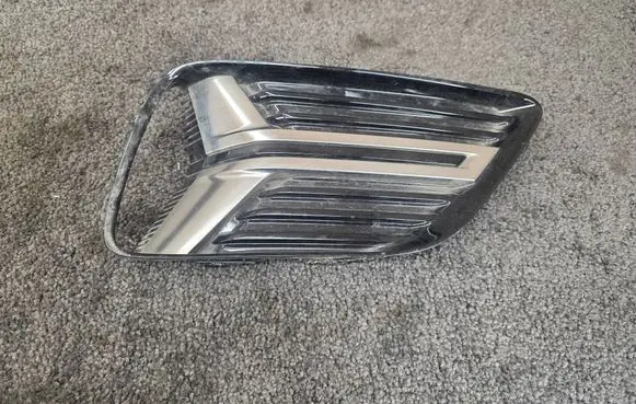 Renault Arkana Front bumper lower grill 261A22101R 261A22044R