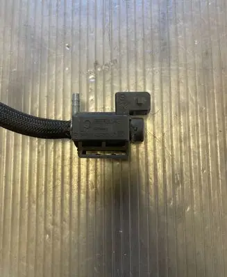 Ford Kuga II Turbo solenoid valve 70400600 10T312