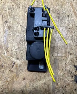 Mercedes-Benz E W210 Central locking vacuum pump 2108002548 0132006364