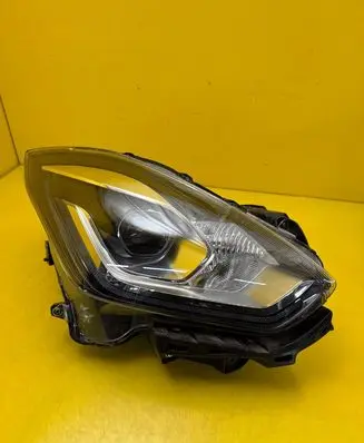 Suzuki Swift III Headlight/headlamp W2966