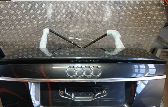 Audi A6 S6 C6 4F Tailgate/trunk/boot lid