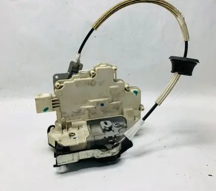Audi Q5 SQ5 Rear door lock 8K0839015
