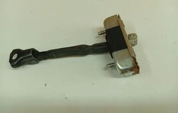Toyota Auris 150 Rear door check strap stopper