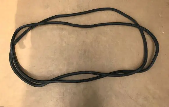Audi e-tron Front door rubber seal 4KE831721