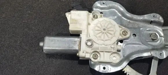 Toyota Corolla E120 E130 Front door window regulator motor 0130822031 992045100