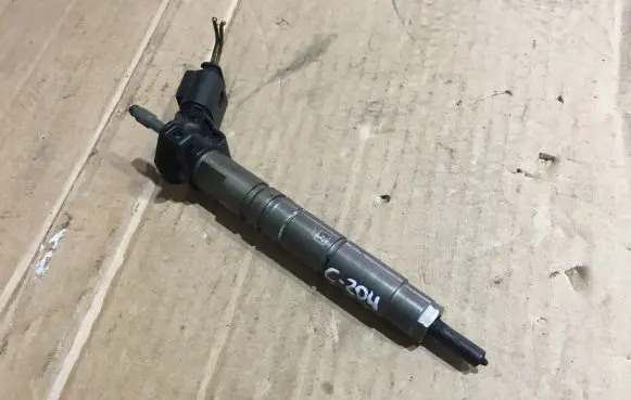 Mercedes-Benz C W204 Fuel injector A642070