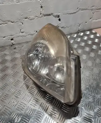Toyota Corolla Verso AR10 Headlight/headlamp