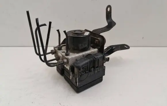 Ford Fiesta ABS Pump 8V512M110AD