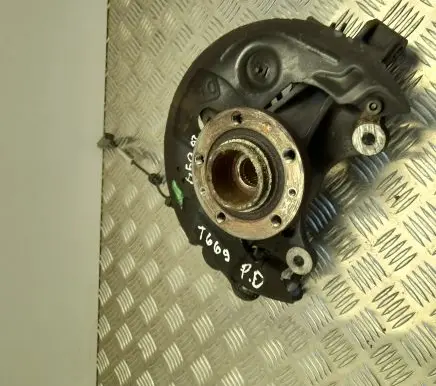 Opel Combo E Front wheel hub 669DP