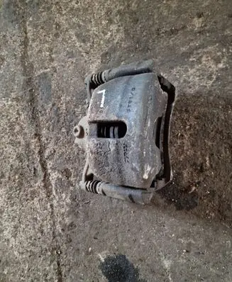 Skoda Octavia Mk3 (5E) Front brake caliper