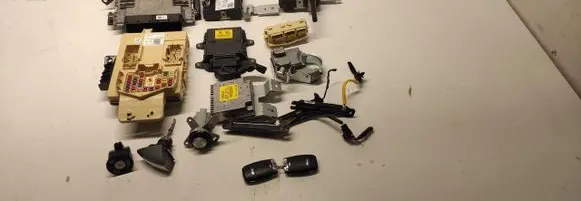 Engine ECU kit and lock set