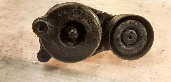 Mercedes-Benz E W211 Generator/alternator belt tensioner A6422000070