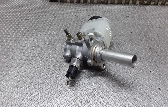 Infiniti FX Master brake cylinder