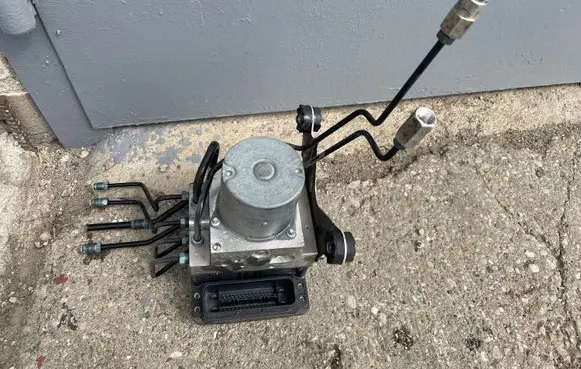 BMW 5 F10 F11 ABS Pump 6799515