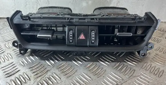 Toyota RAV 4 (XA50) Dash center air vent grill 4556432190 4556532191