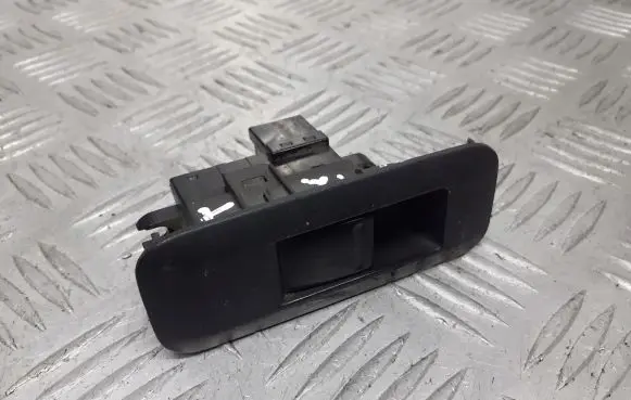 Nissan Primera Electric window control switch 25411-AV600