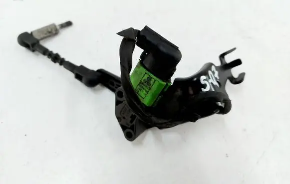 Headlight/headlamp level sensor