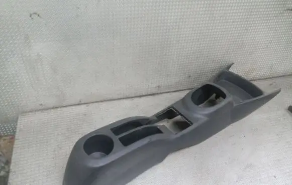 Toyota Yaris Center console 589100D010