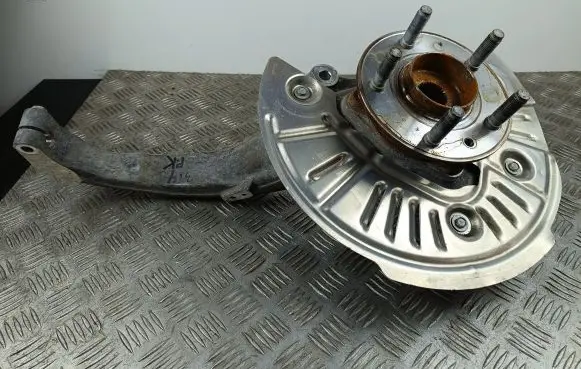 Jeep Grand Cherokee WL Front wheel hub P68483789AC