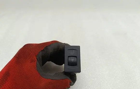 Volkswagen PASSAT B5 Seat heating switch 3B0963563C