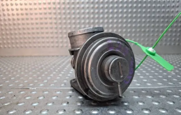 BMW 5 E39 EGR valve S27705900 7785452