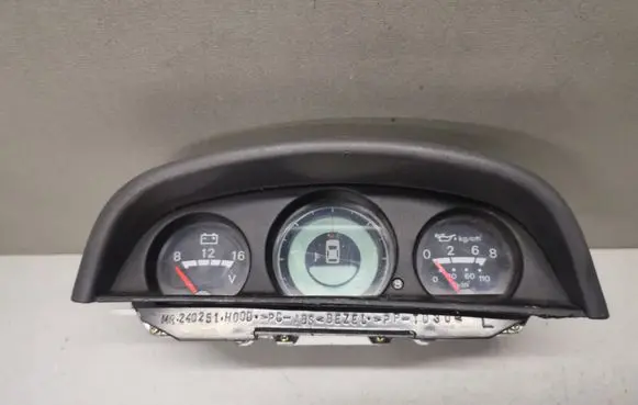 Mitsubishi Pajero Speedometer (instrument cluster) MR417963